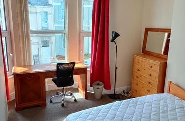 Sea View Avenue, Lipson, Plymouth - Image 3